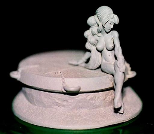 HASLEFREE: GEN SENTADA EN ALTAR