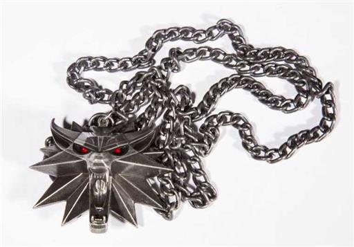 THE WITCHER 3 EMBLEMA LOBO MEDALLON COLGANTE CON LUZ LED